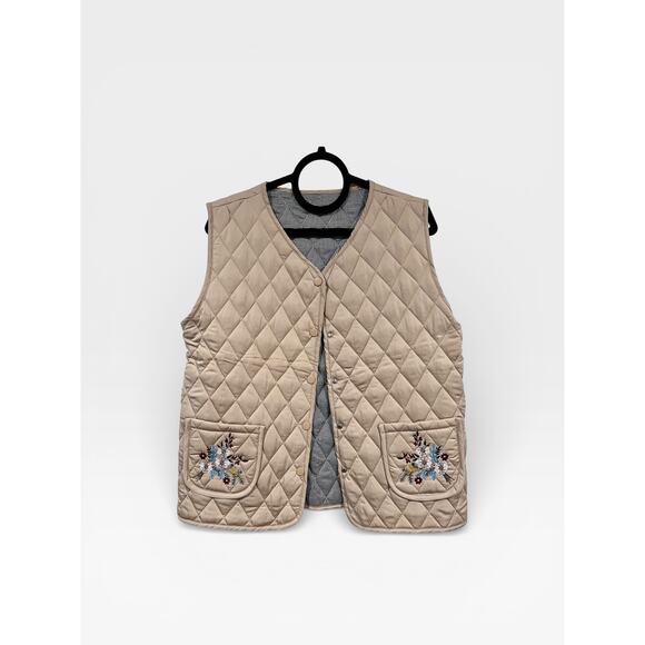 Boutique Jackets & Blazers - Vintage Style Beige Quilted Vest Women's Size L  Floral Embroidery Pockets
